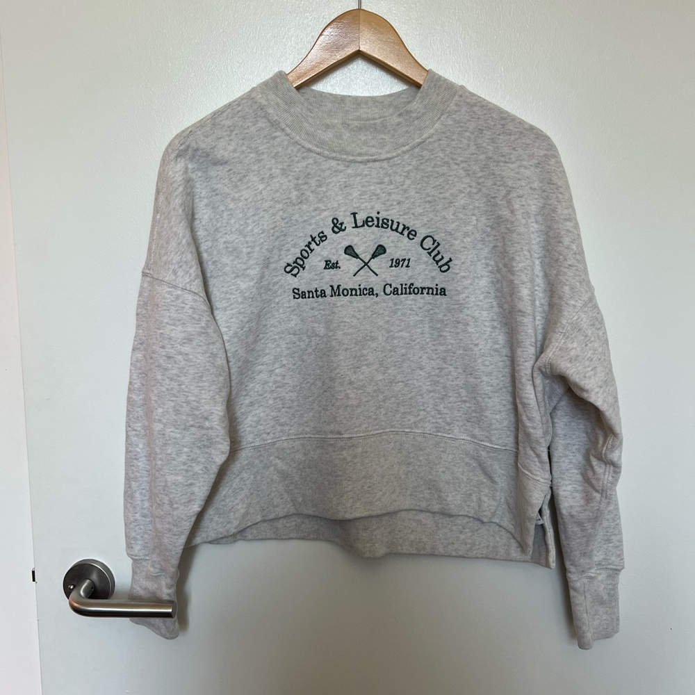 Abercrombie & Fitch - 90s Cropped Graphic Crewneck Sweatshirt - Sports & Leisure
